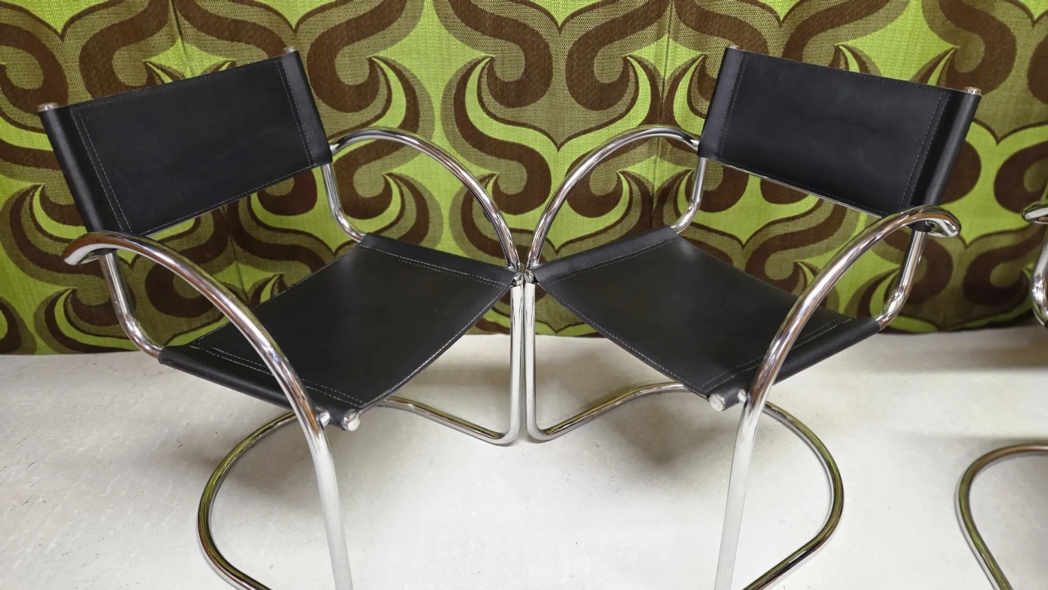 Set of 4 Bauhaus leather armchairs in chrome metal 1970/1980