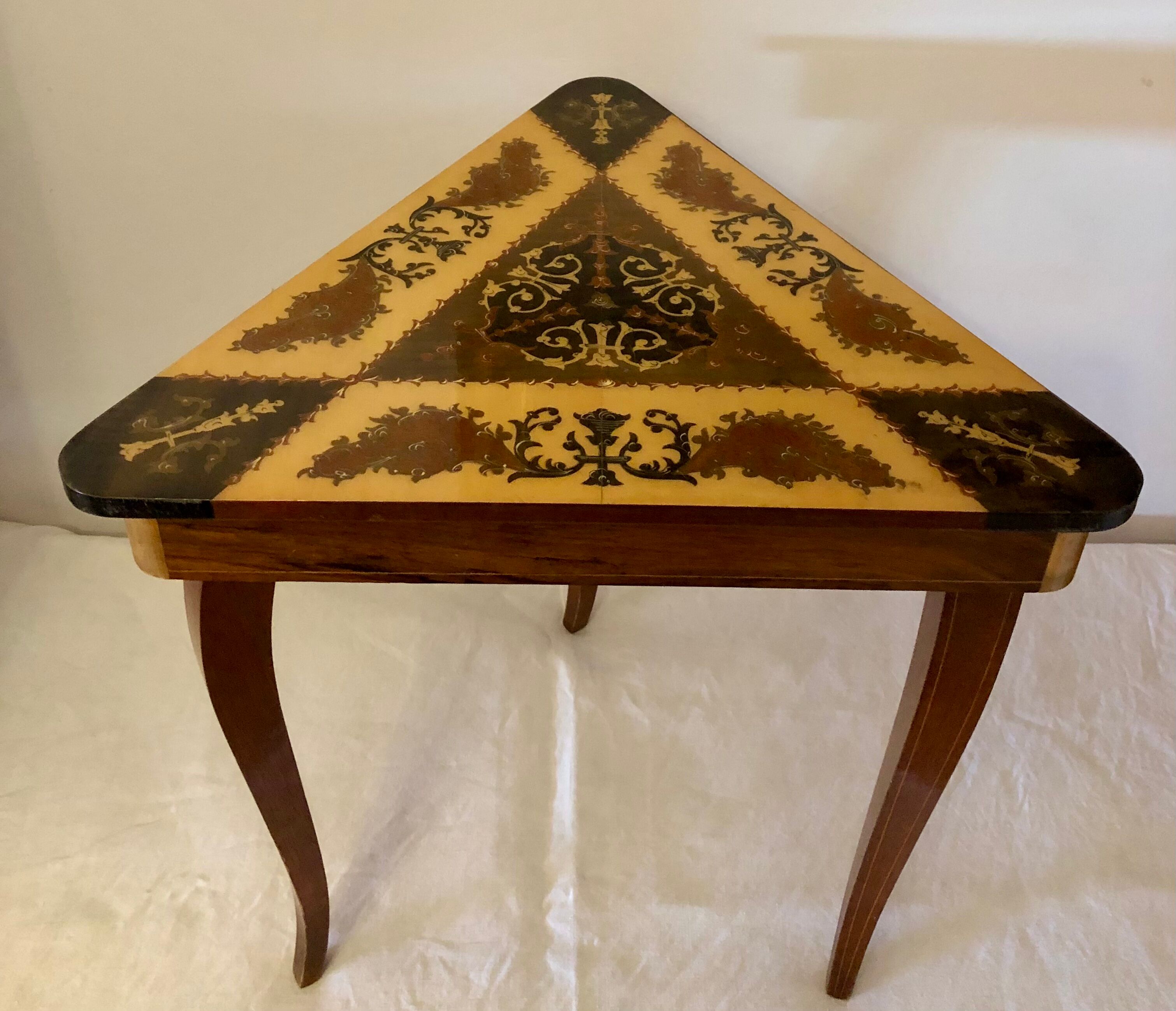 Side table in precious wood marquetry Italy 1950