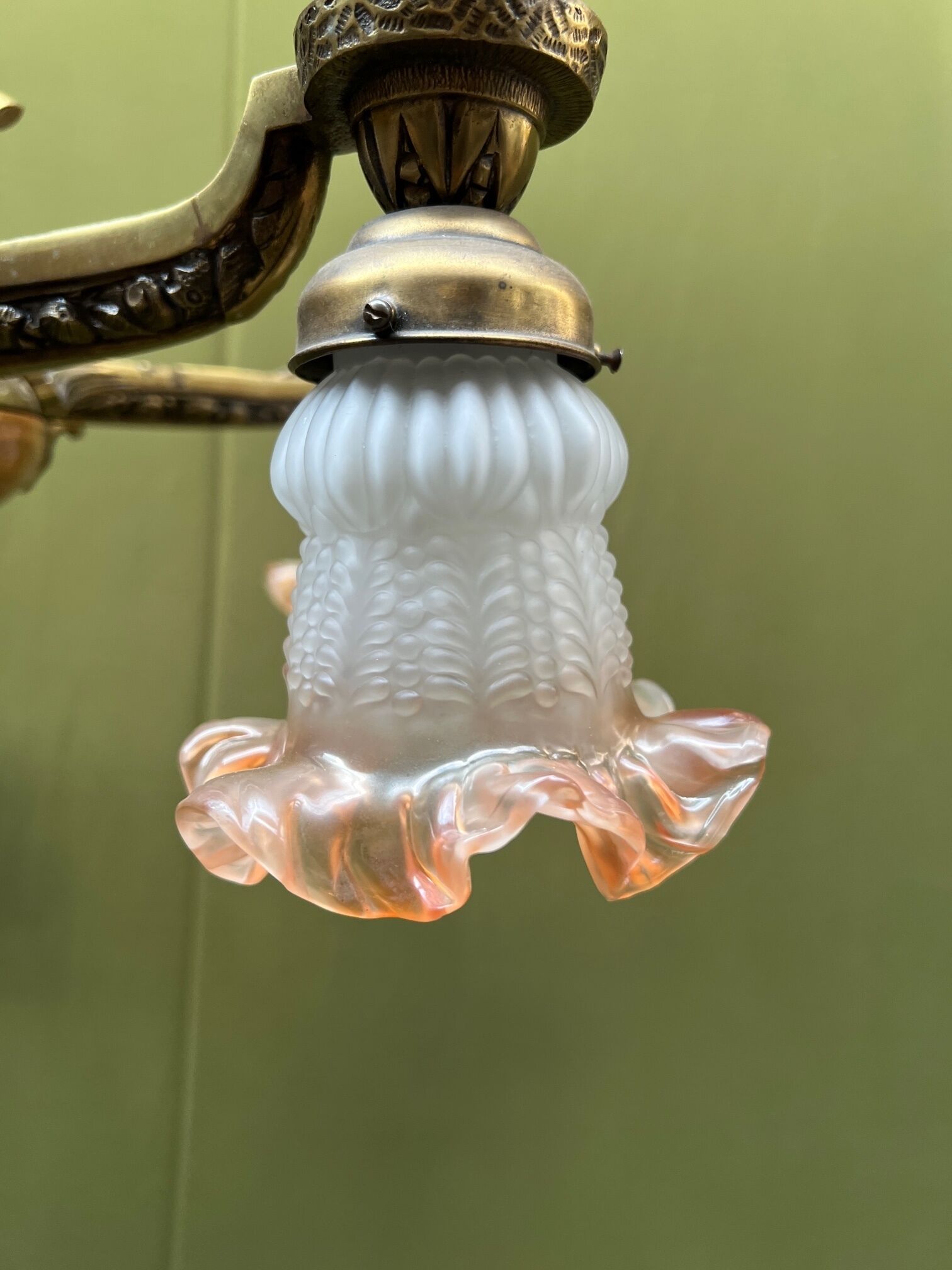Art Deco chandelier decorated with solid bronze figures