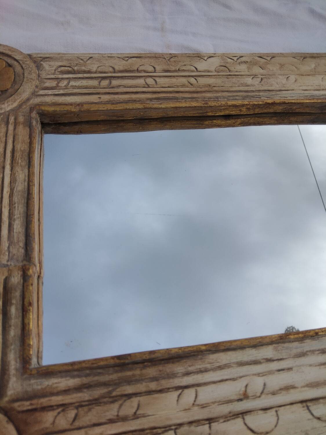 Antique carved wooden mirror – Indian craftsmanship – Authentic patina