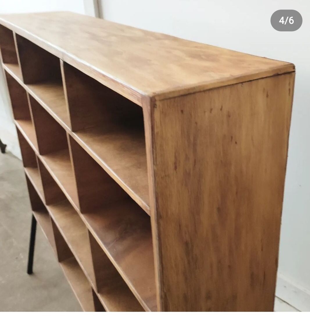 Meuble vintage de métier à casiers