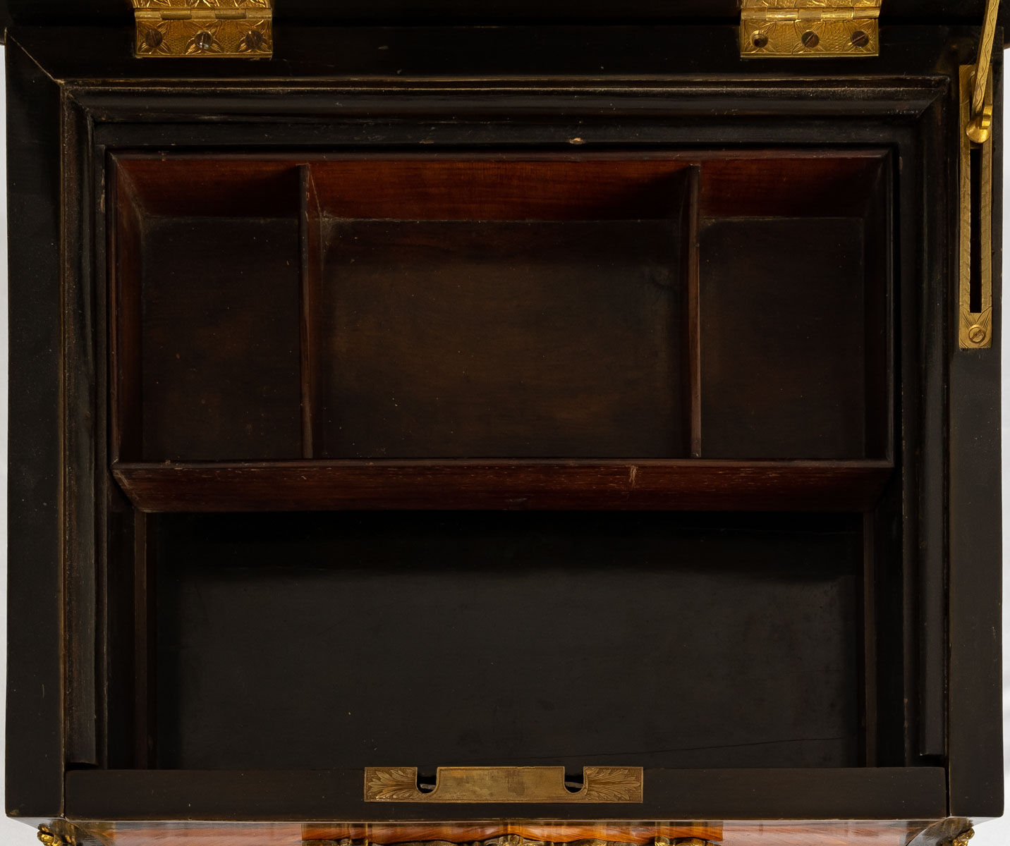 Blackened Natural Wood Worker - Rosewood Marquetry - Louis XV Style - Period: XIXth