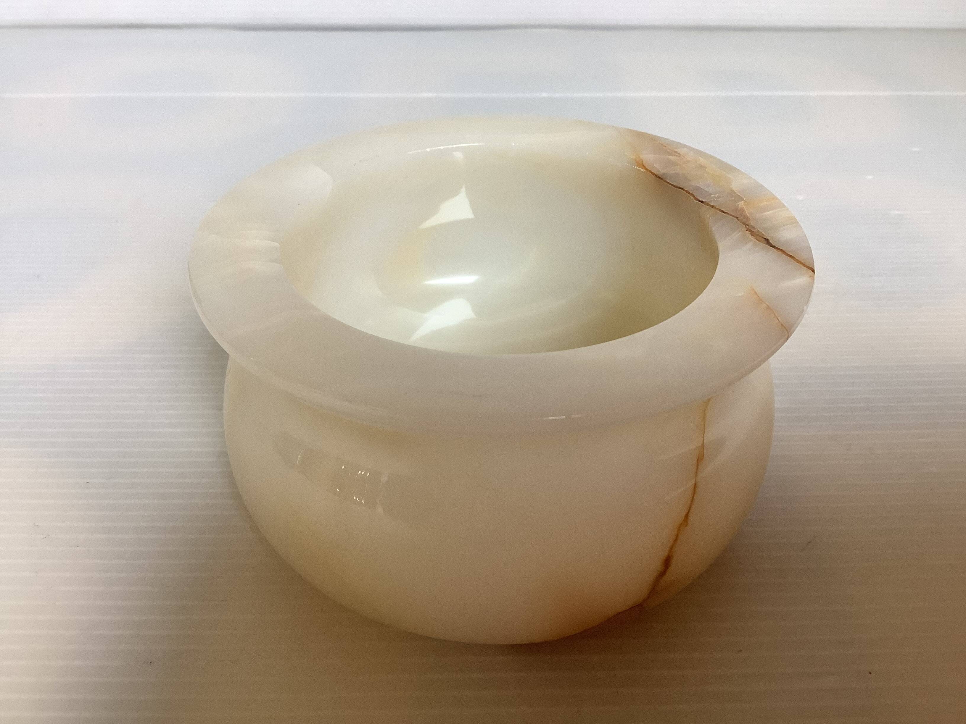 Onyx ring sizer pocket