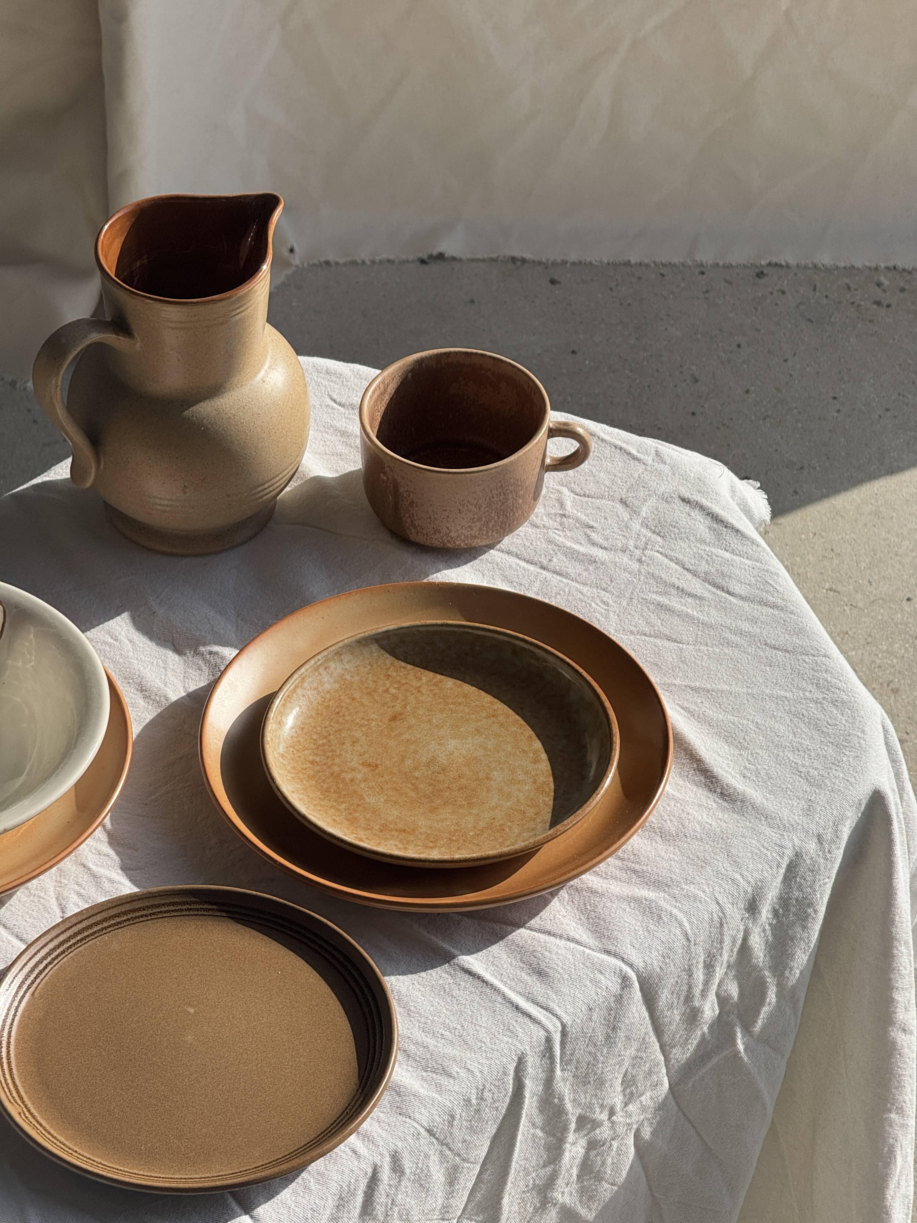 Tasse en grès émaillé brun H6,5 D10,5