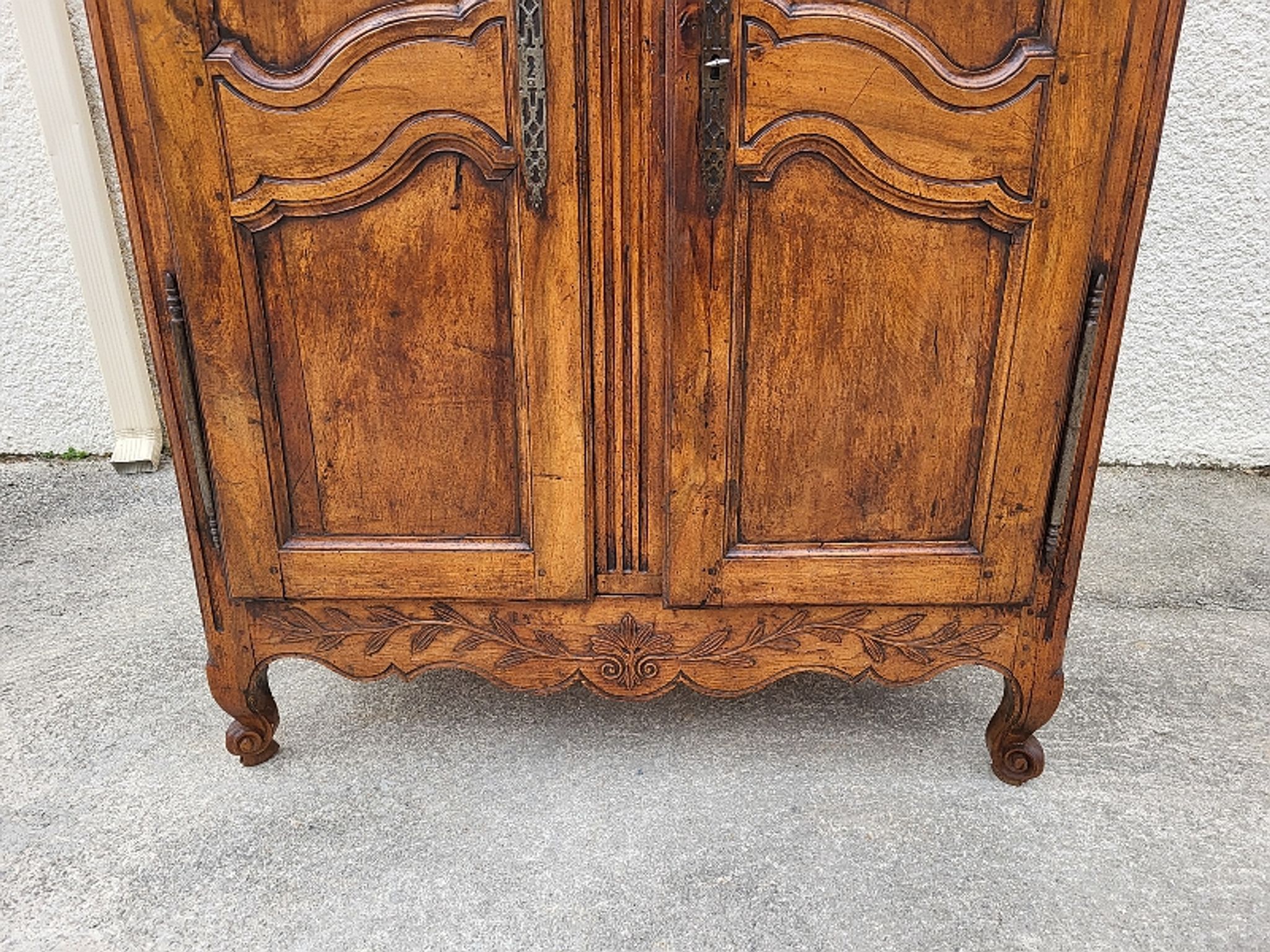 Wardrobe 2 doors louis xv walnut of the xix th siecle