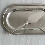 Foie gras set in shiny silver metal
