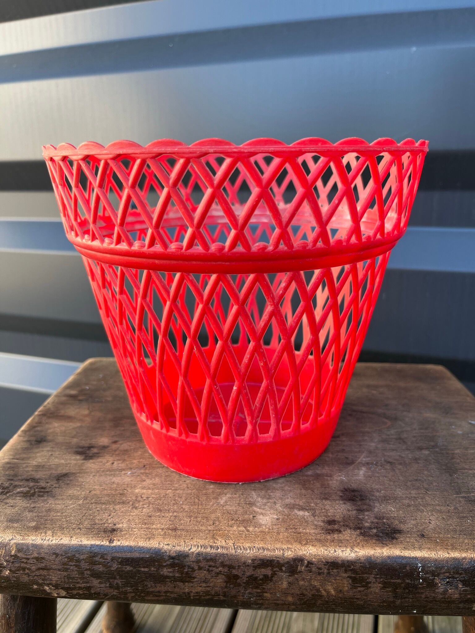 Vintage red plastic pot cover 50s/60s