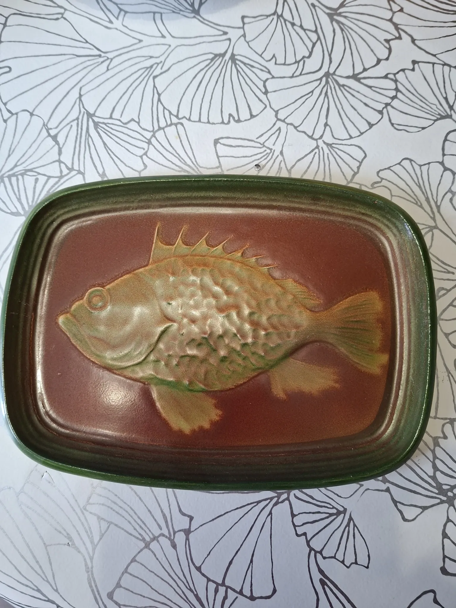 Rectangular plate in Saint Clément