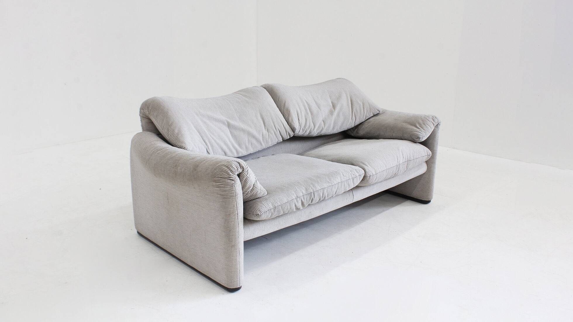 Vintage Cassina Maralunga 2 seater sofa Vico Magistretti