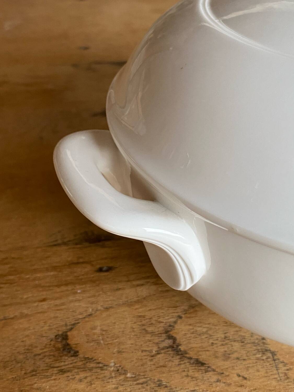 Royal Canterbury Anna fine bone china tureen or dish