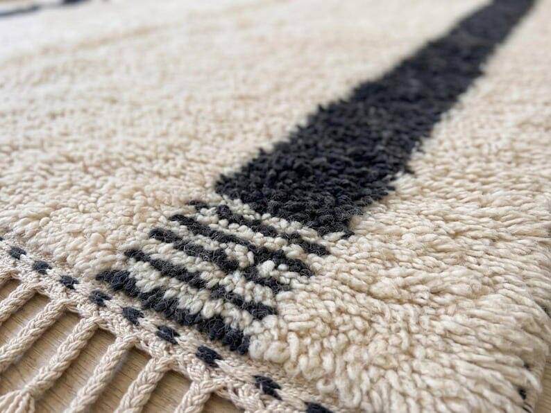 Handmade traditional Beni Ouarain rug size 150/250 cm