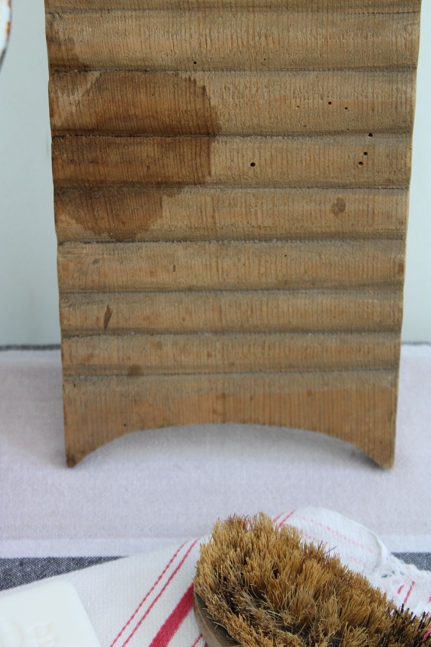 Old washerwoman board