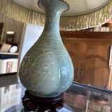 Porcelain base table lamp