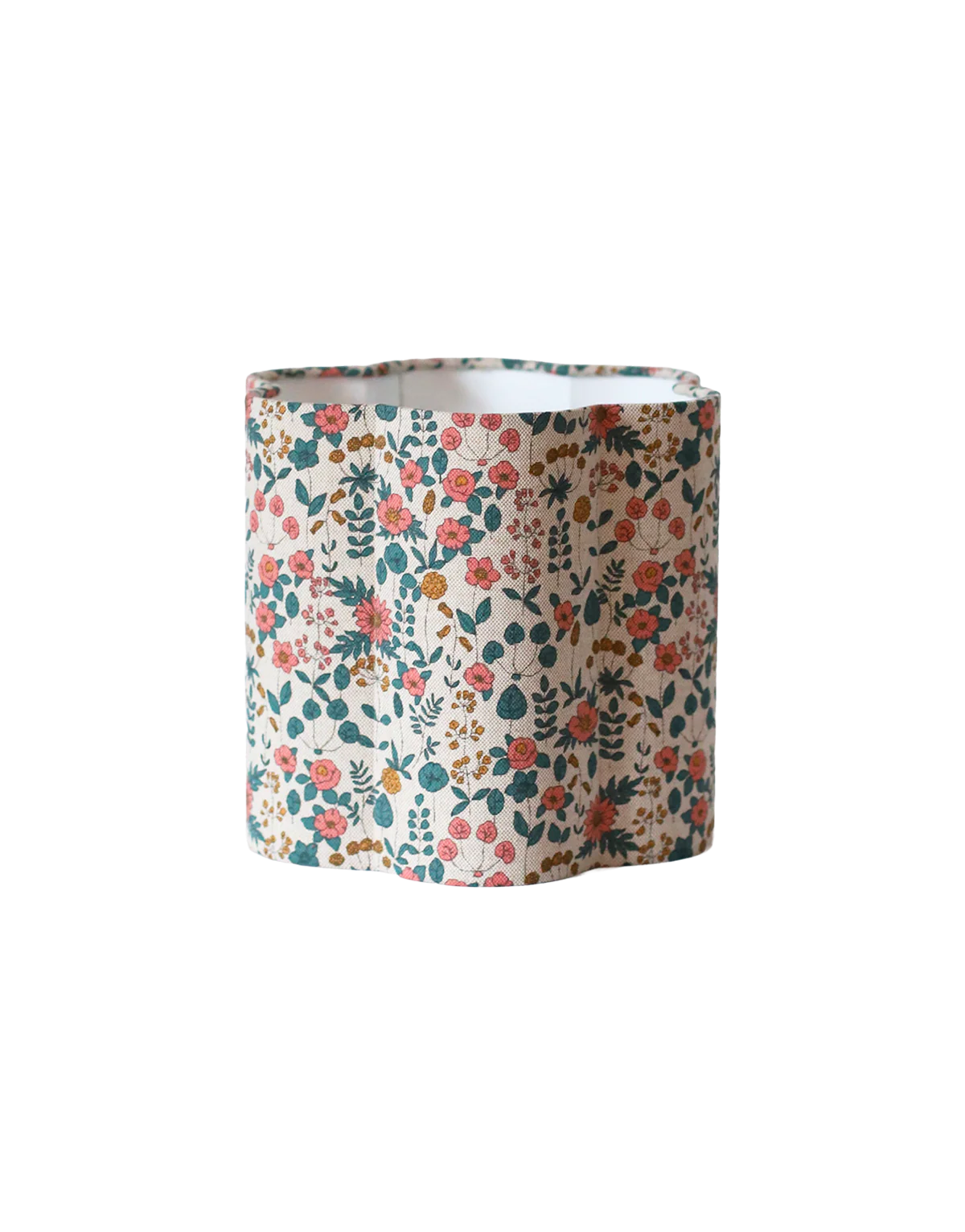 Flower-shaped lampshade printed with "English Garden" Flora.