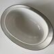 Saucière ovale Design Naïf sur son présentoir en vitro-porcelaine de Villeroy & Boch