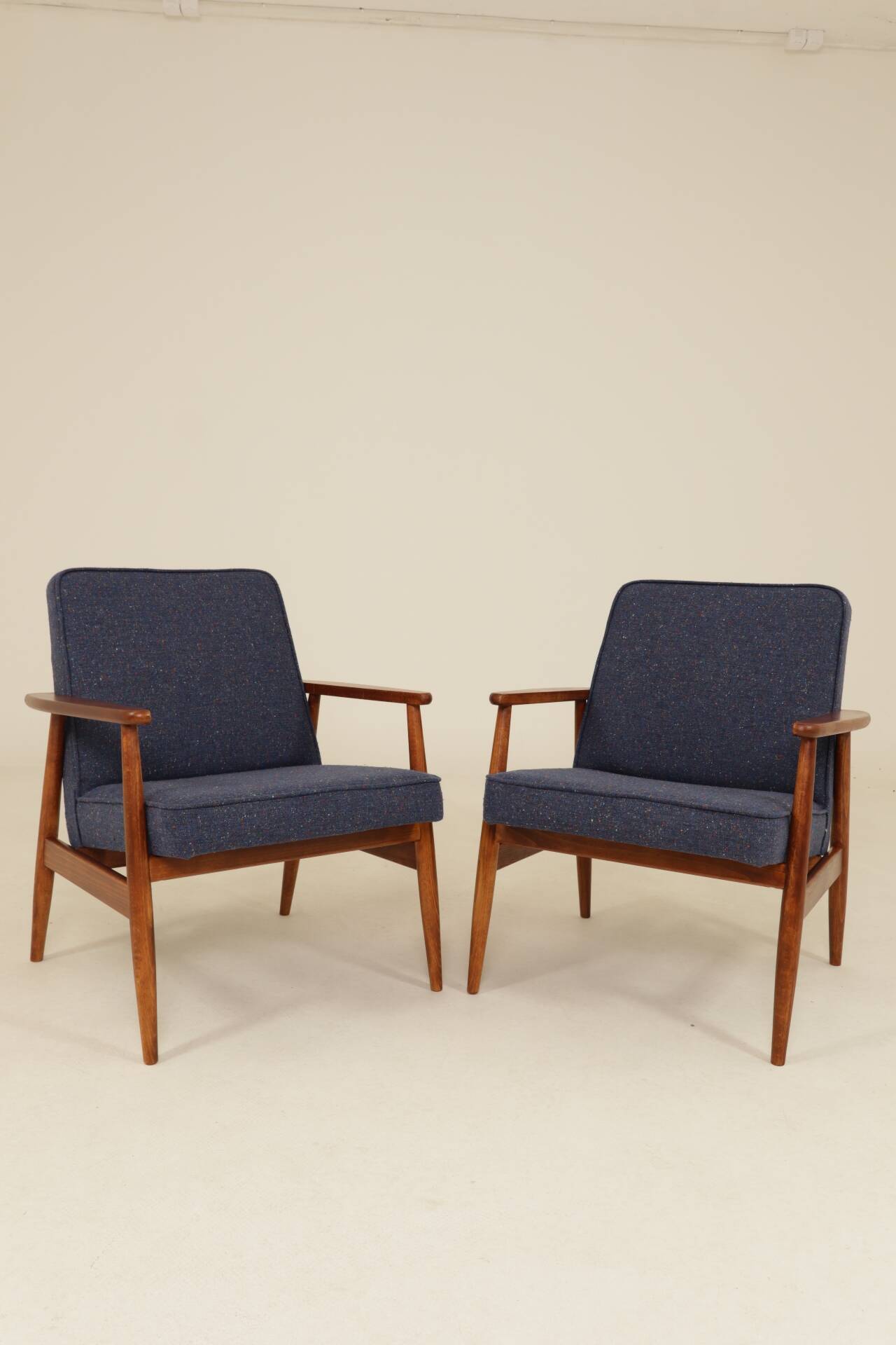 Paire de fauteuils scandinave vintage bleu marine tweed 