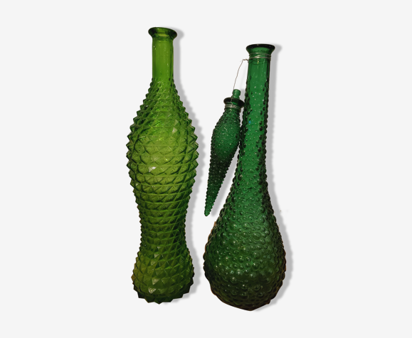 Lot de bouteilles en verre bullé vertes
