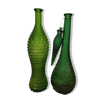 Lot de bouteilles en verre bullé vertes