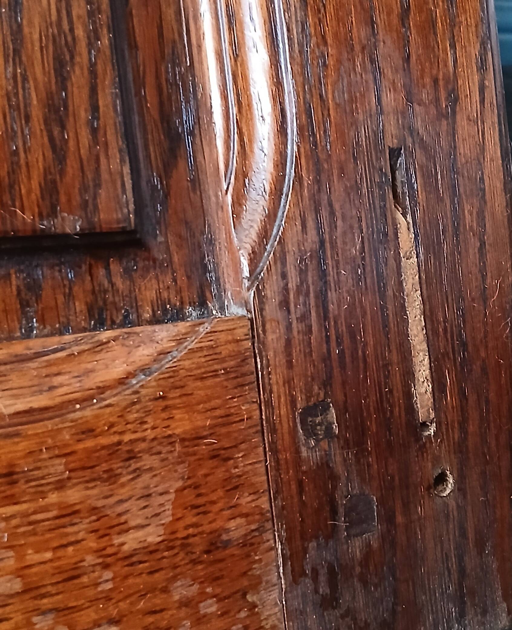 Entrance hall wardrobe in solid oak, pegged, circa 1940.