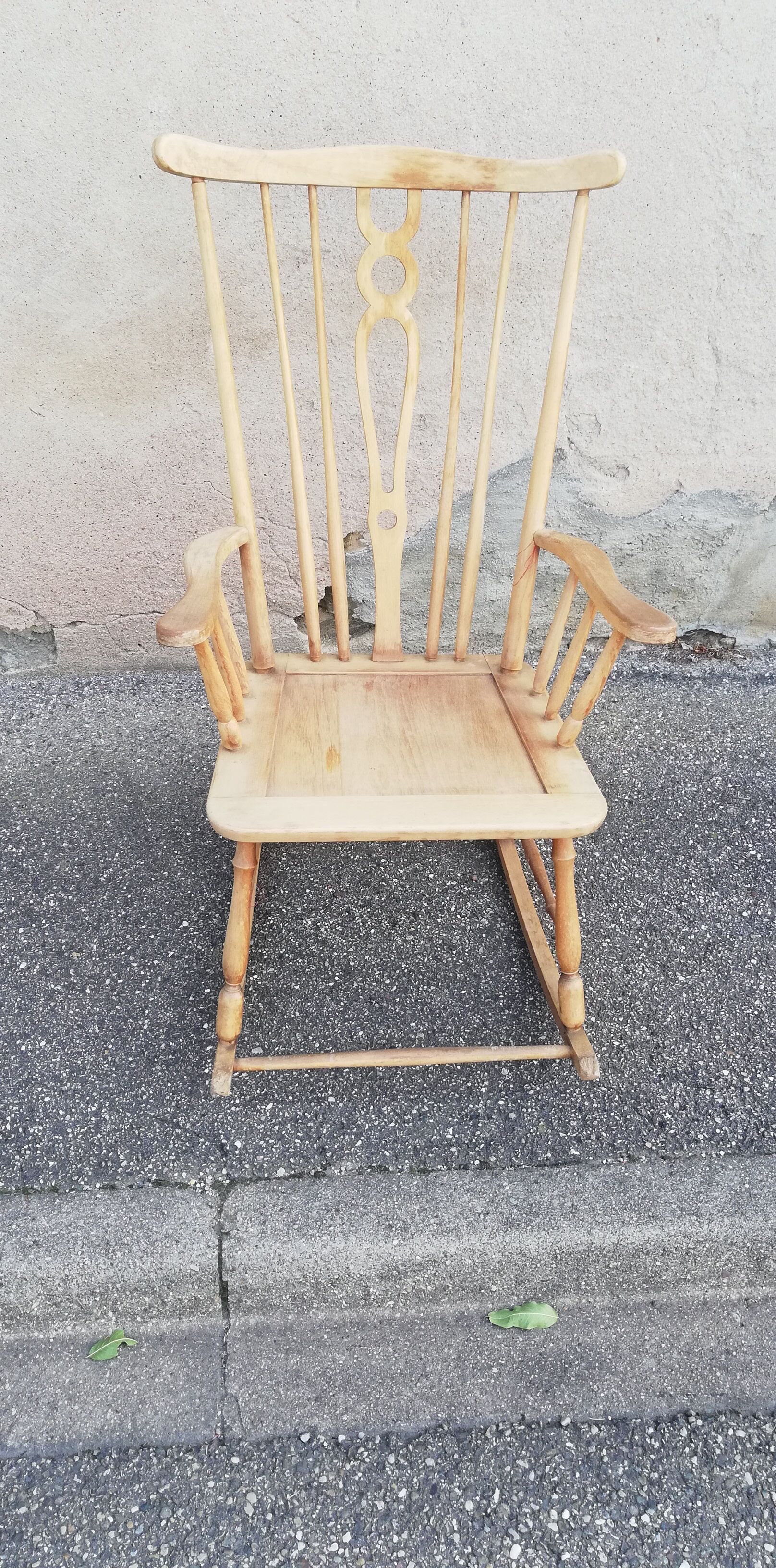 Rocking chair vintage light wood