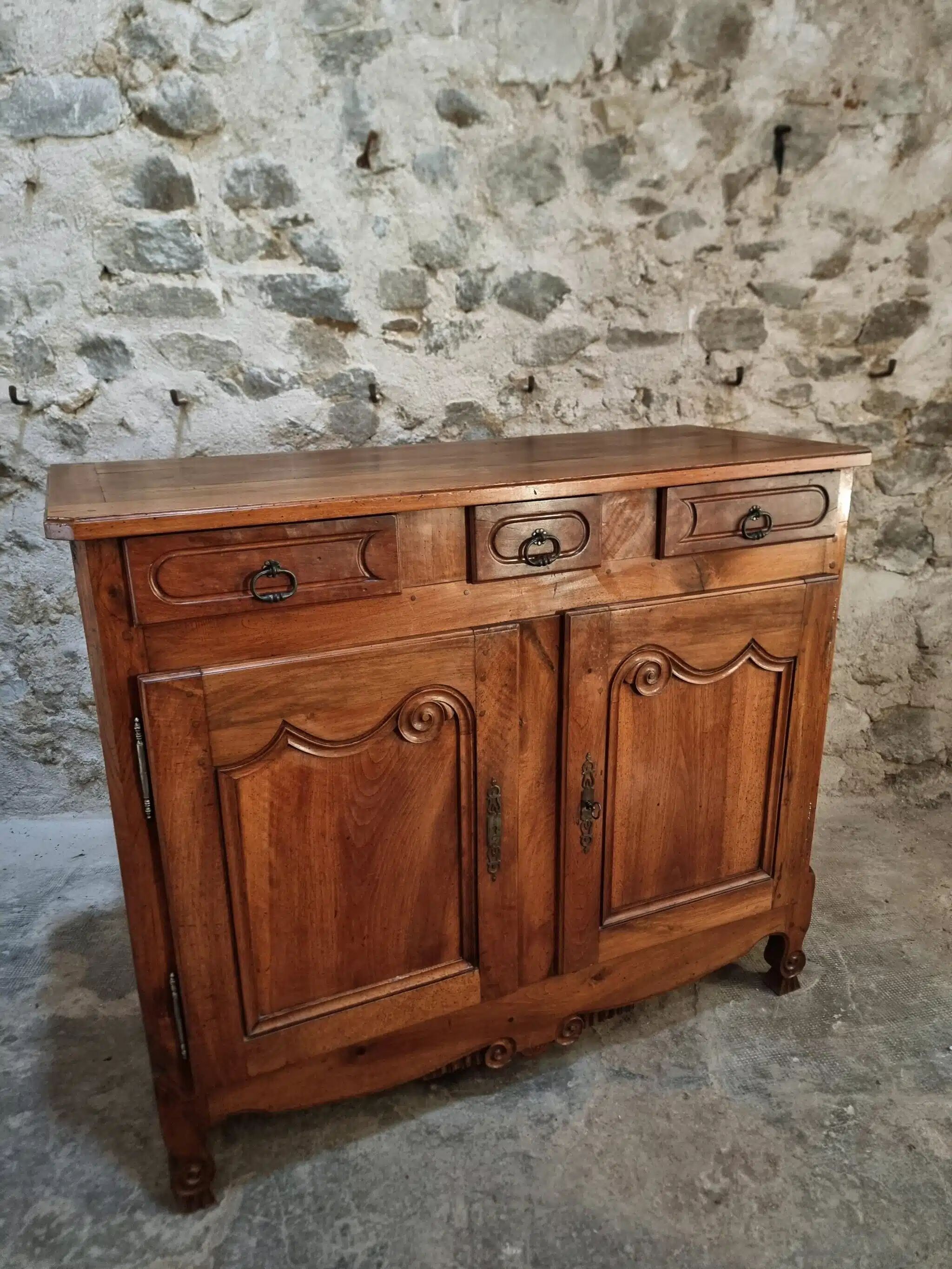 Antique Louis XV style sideboard, French sideboard, late 19th century.