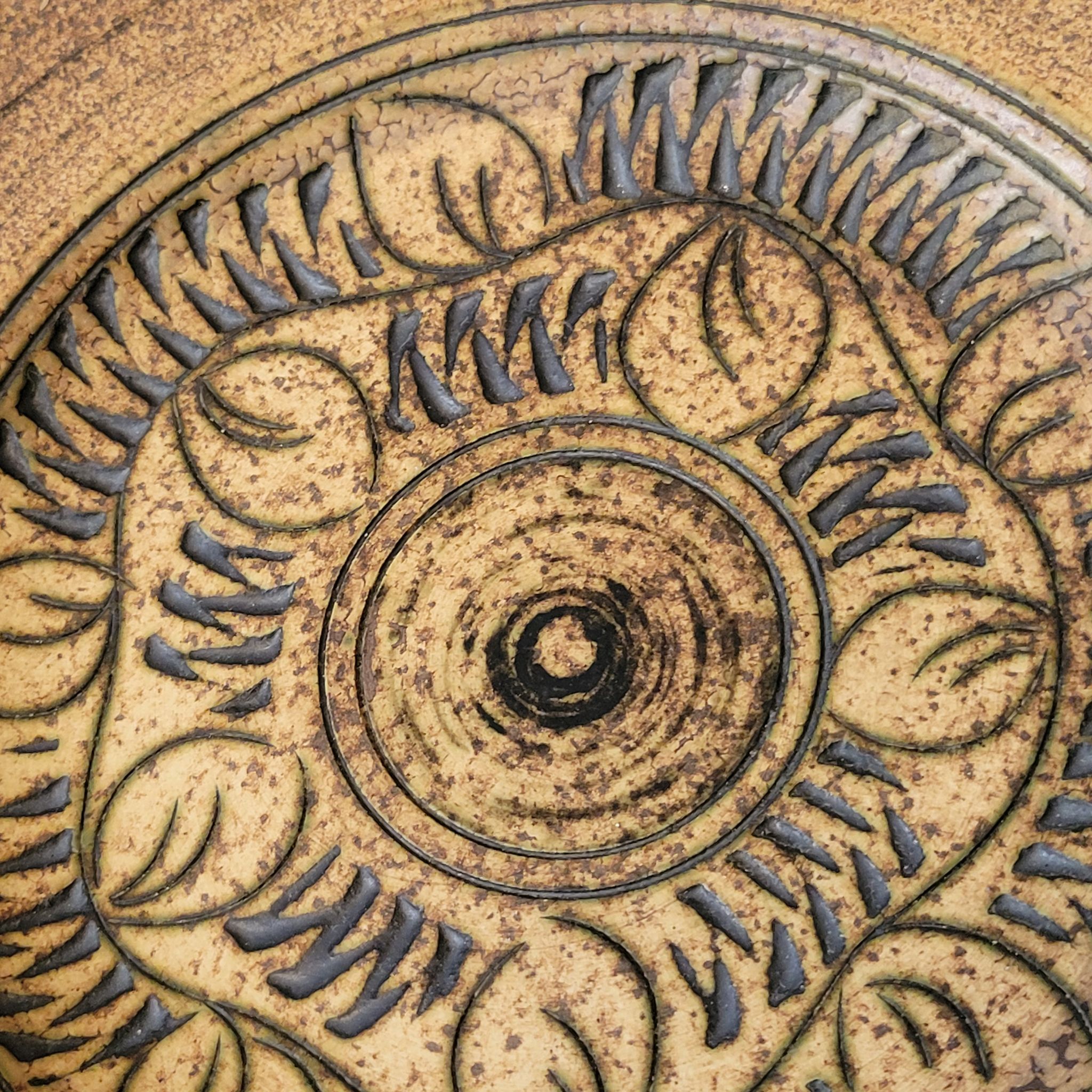Large vintage stoneware ceramic plate to identify