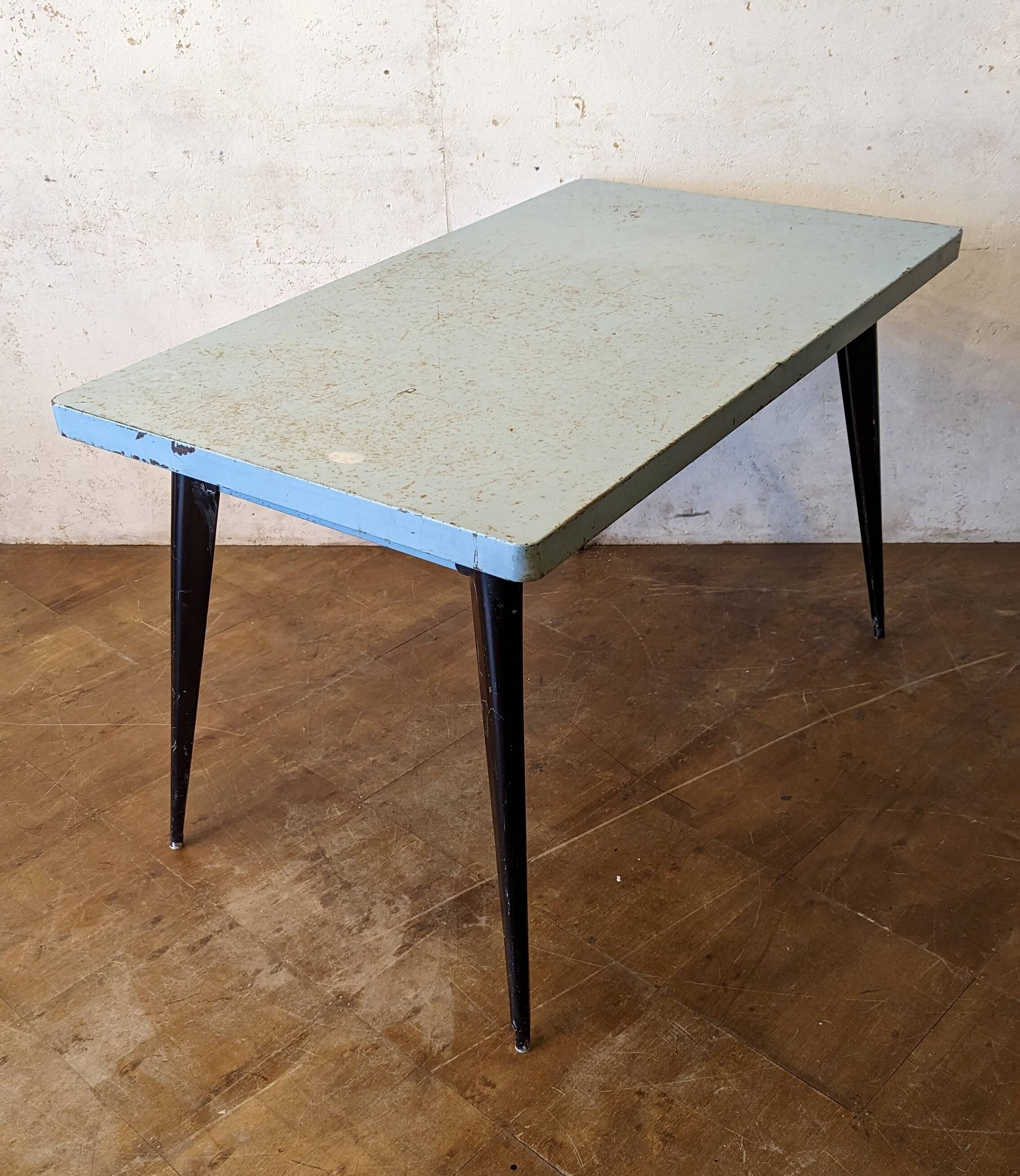 Tolix T55 kitchen table by Xavier Pauchard.