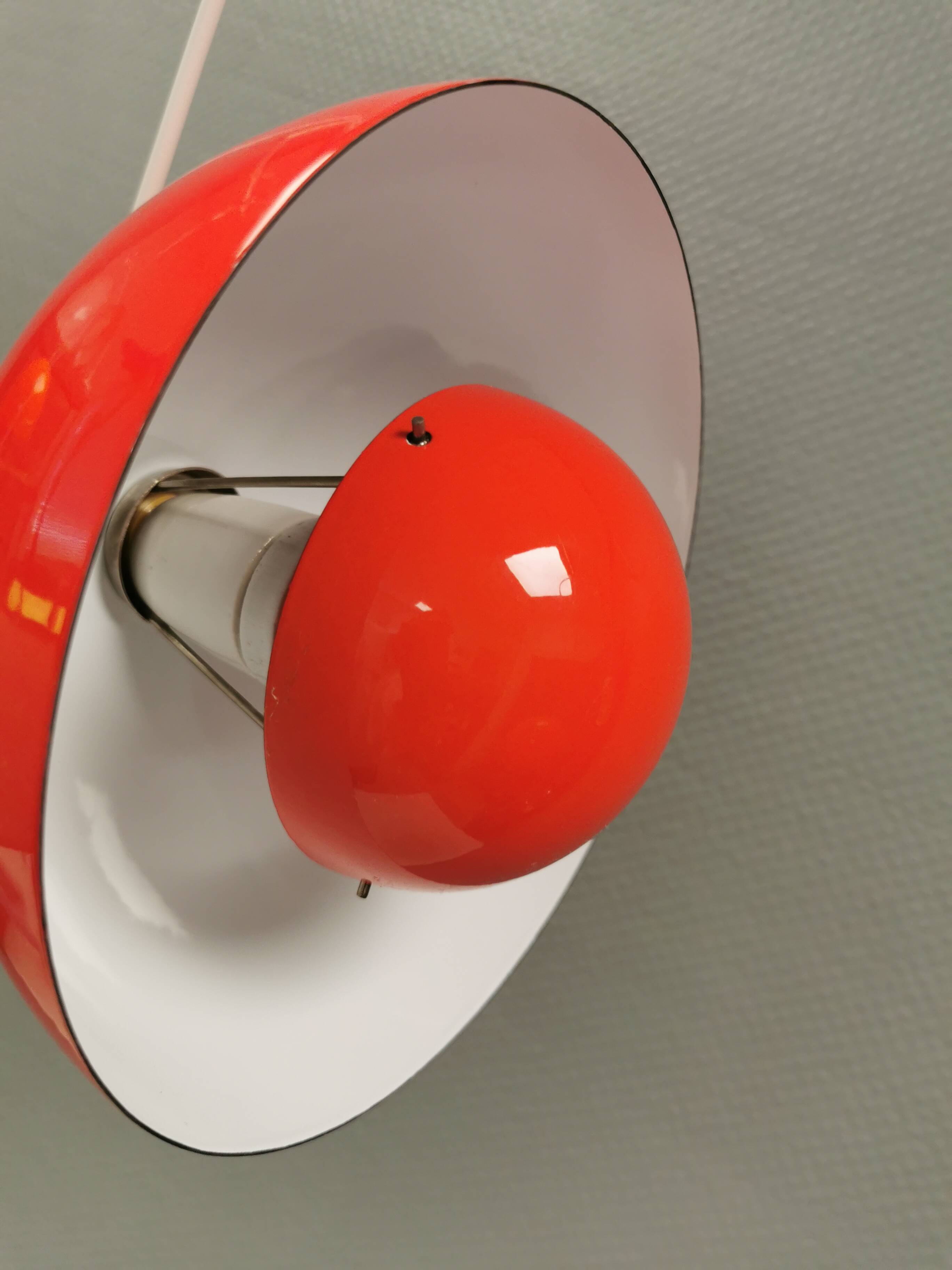 Suspension Flowerpot vp1 originales, conçue par Verner Panton.