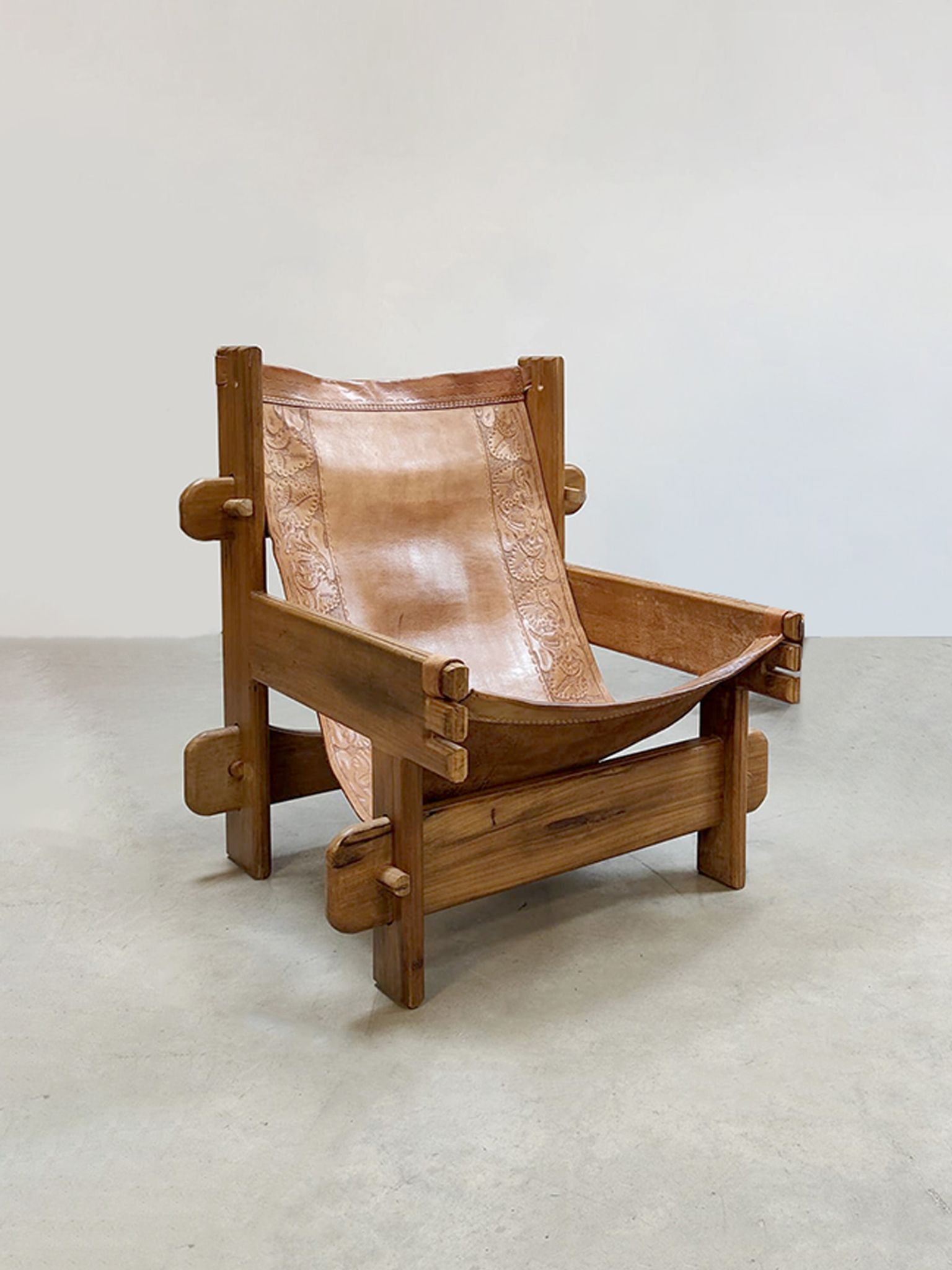 Vintage brutalist leather armchair 'Safari time'