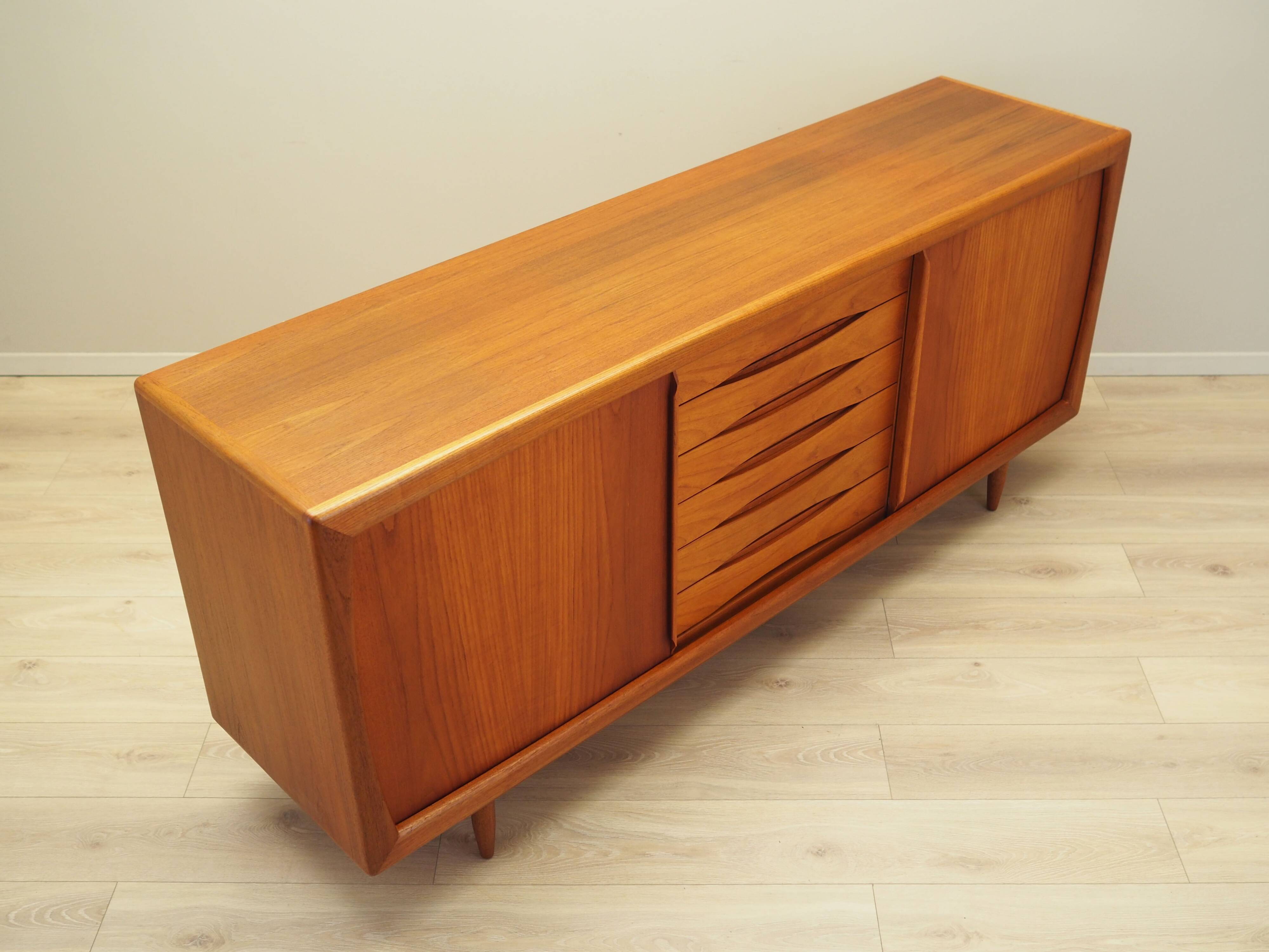 Buffet en teck, design danois, années 1970, fabricant : Dyrlund