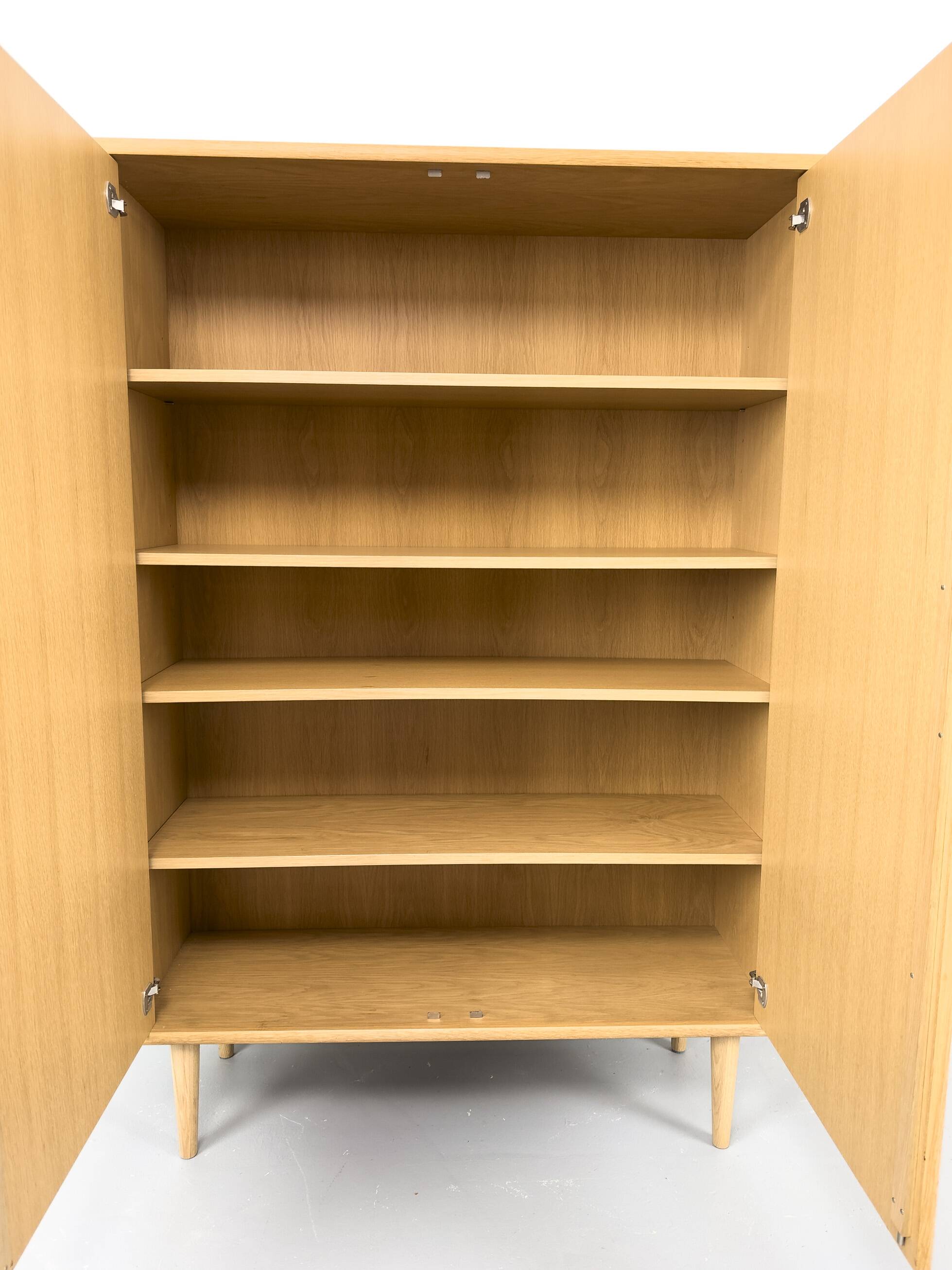 Cabinet en chêne de WK Möbel, années 1970