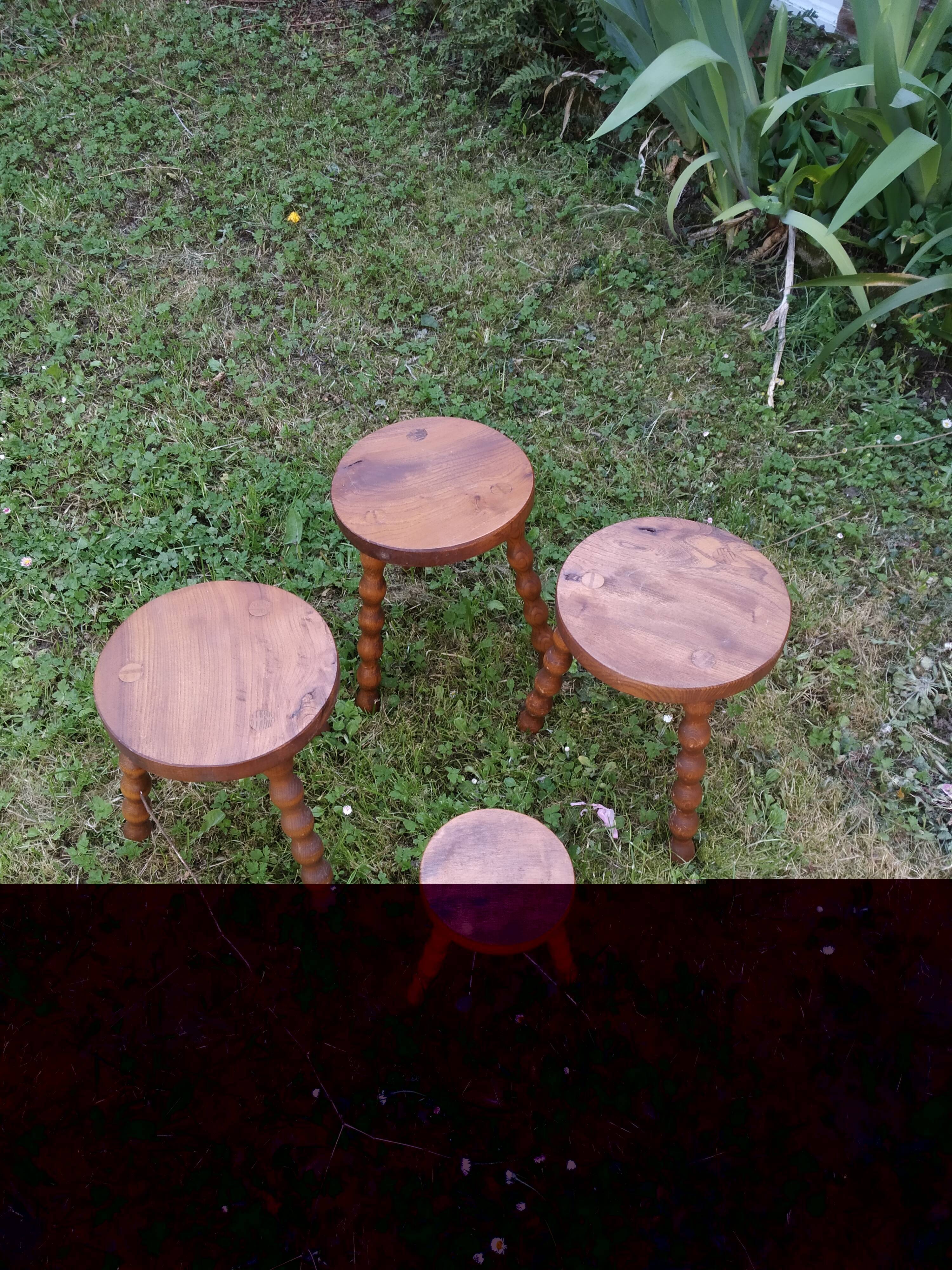 Lot stools