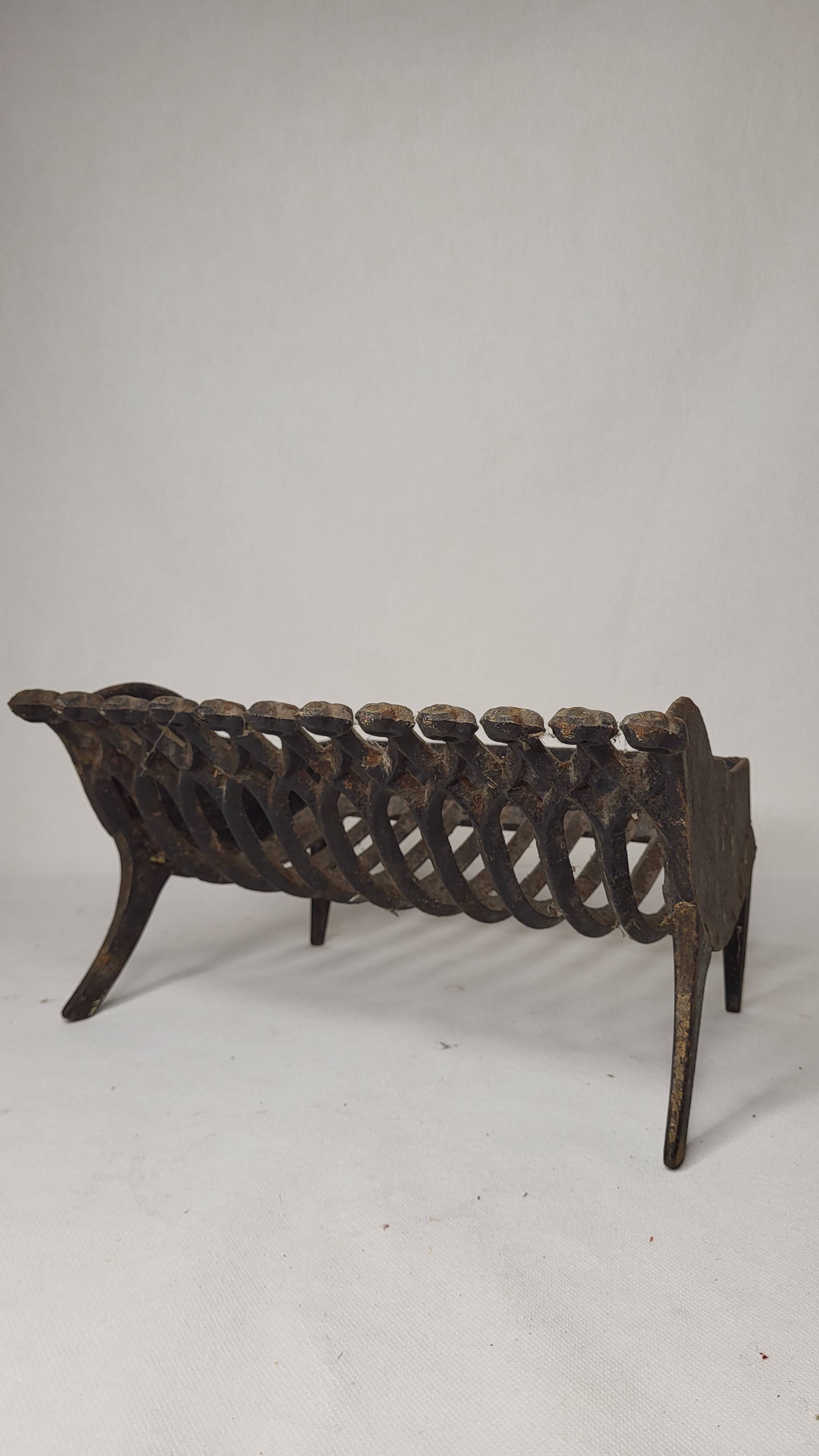 Fireplace basket / Cast iron log holder