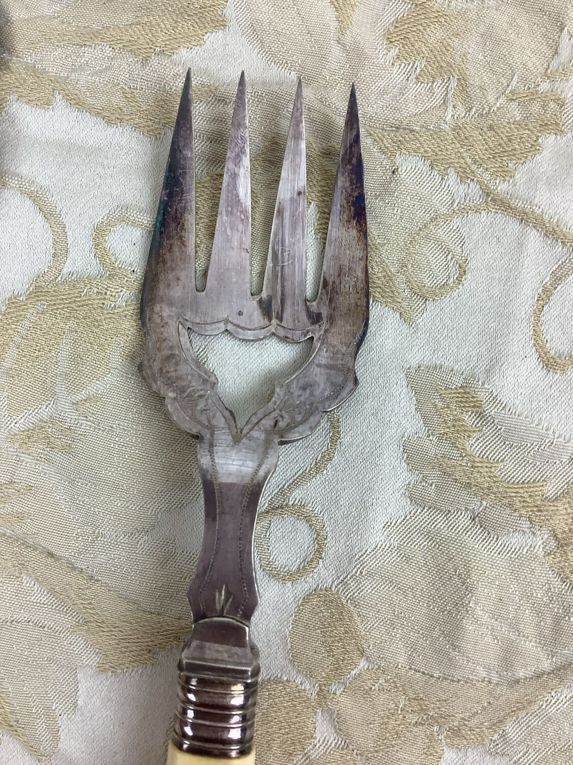 Antique fish service