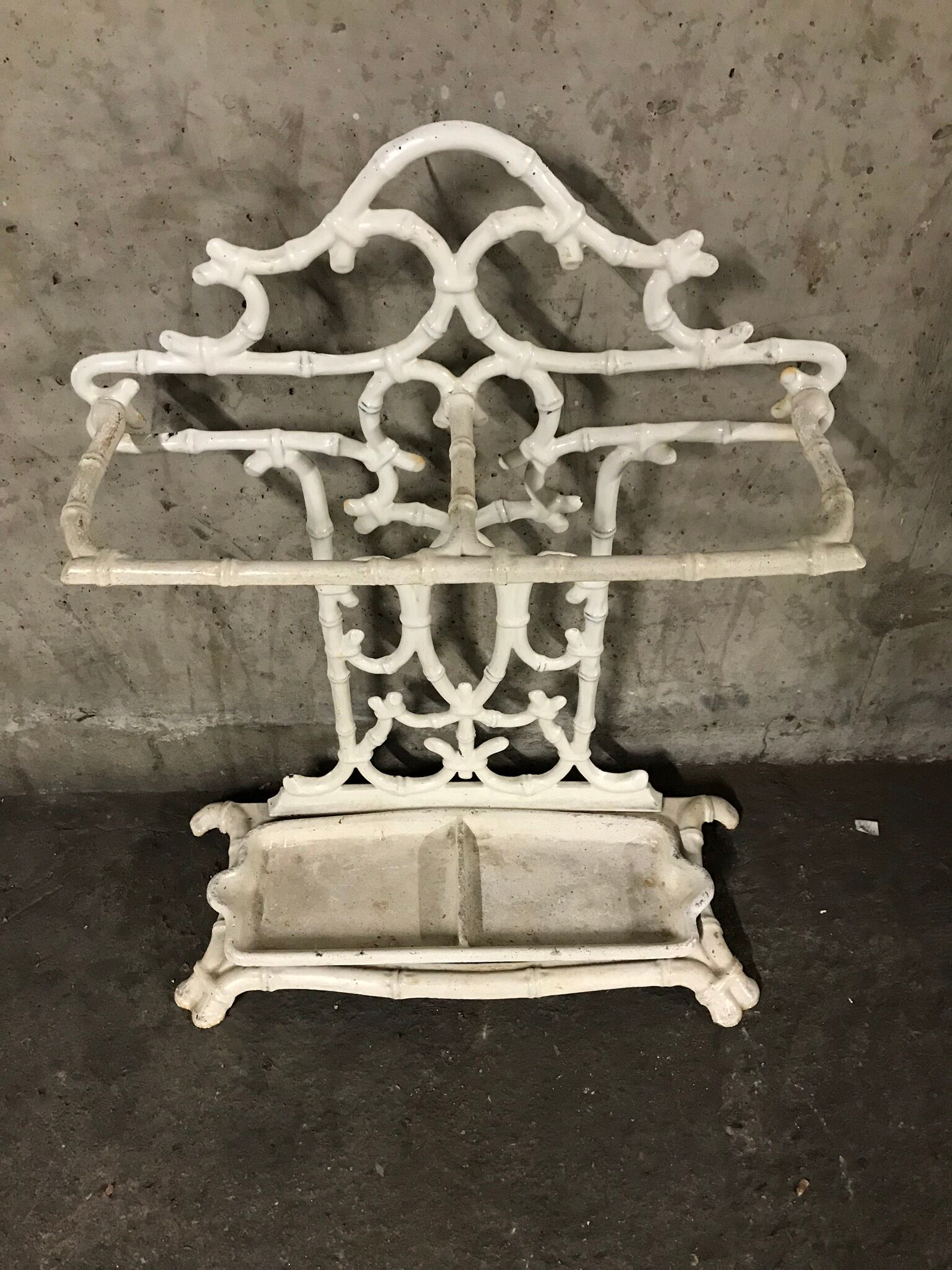 Porte-parapluie fer et émaillé