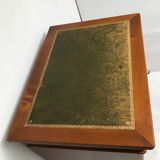 Cardboard maker Louis Philippe