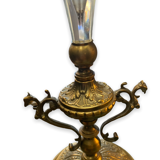 Paire de vasse cornet en bronze et cristal