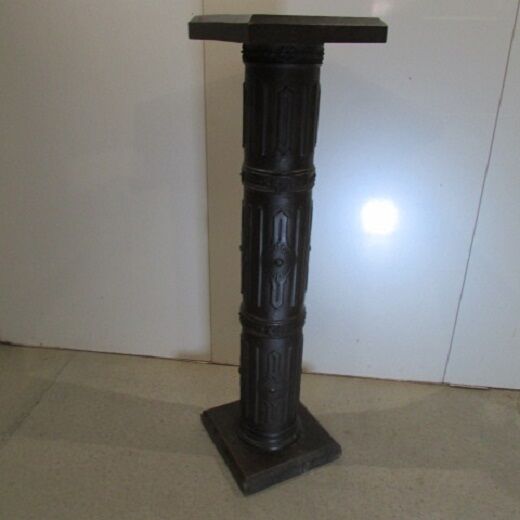 Fifth wheel column in cast iron and wood