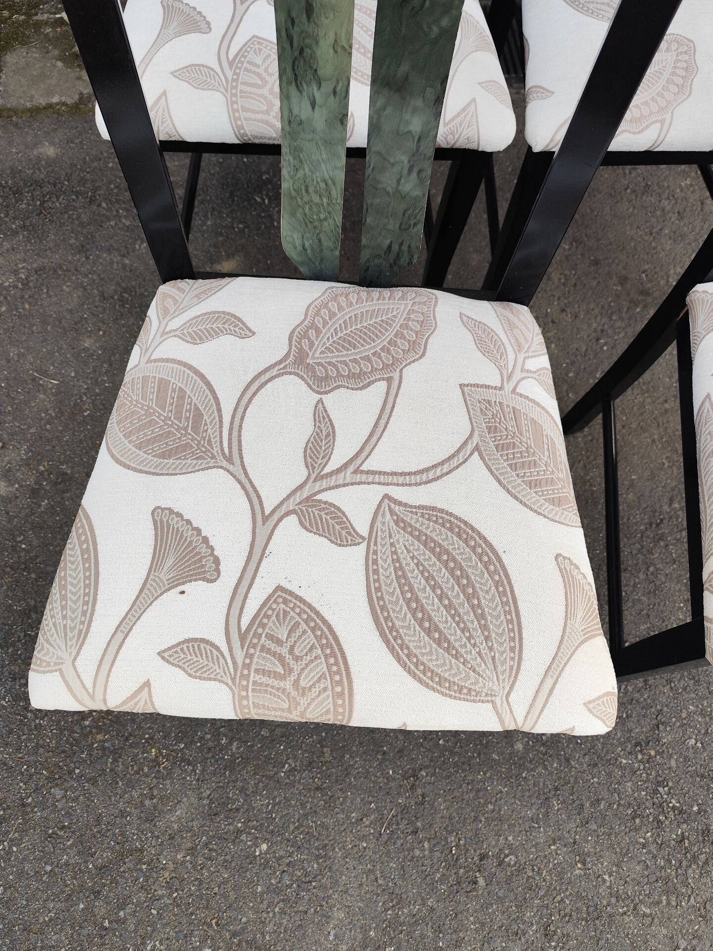 Set of 4 chairs