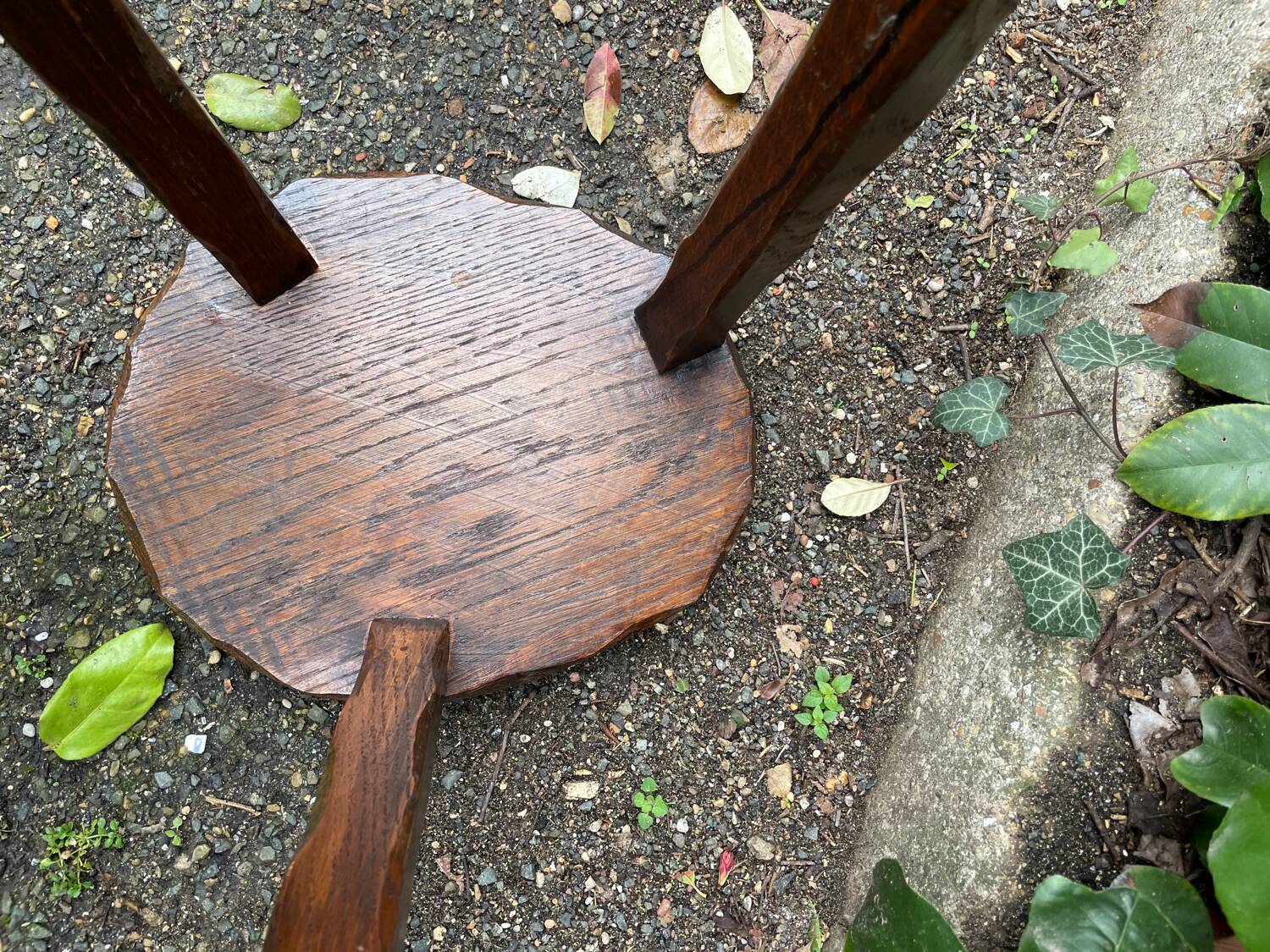 Free-form tripod stool