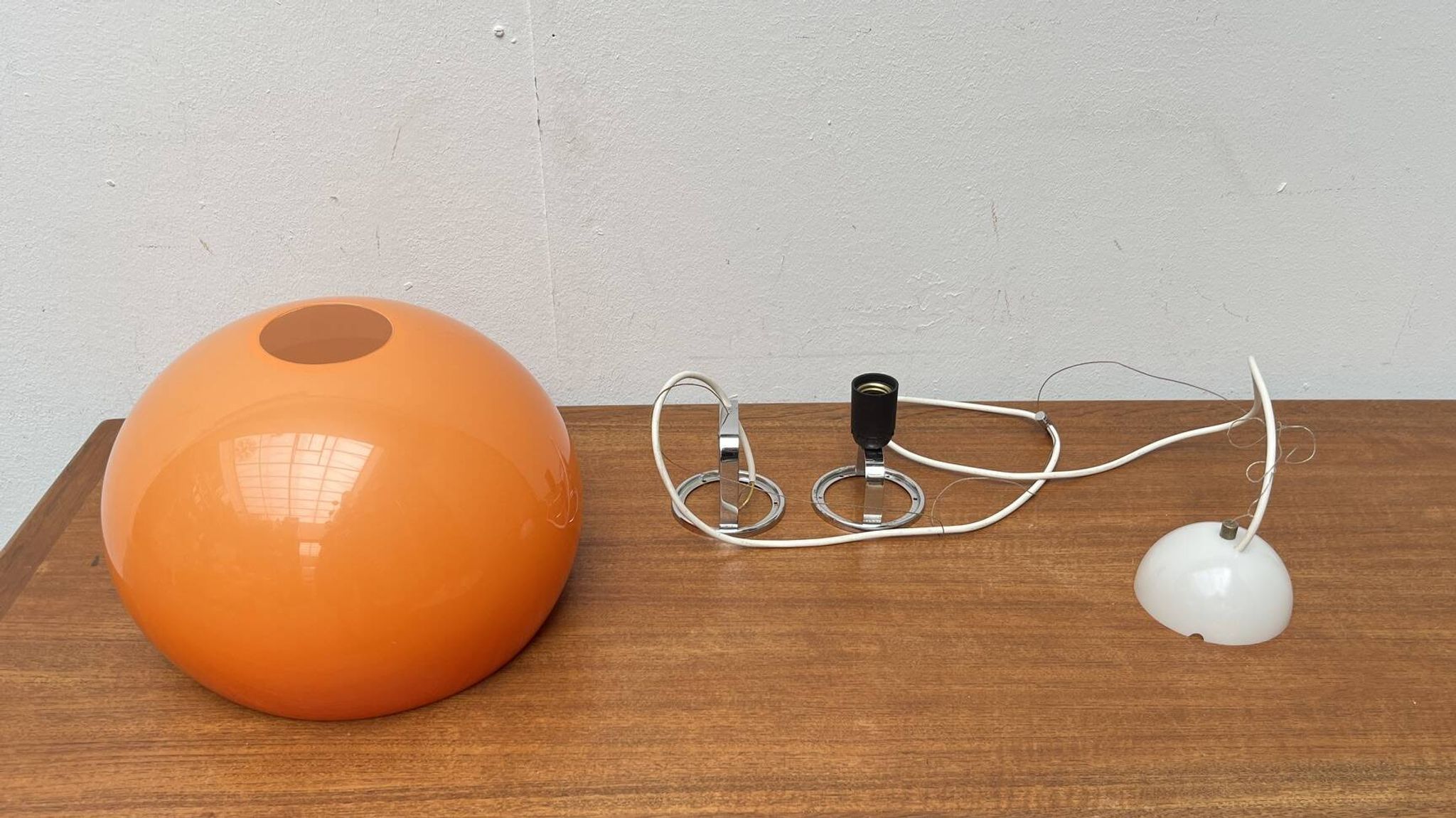 Suspended lamp Zurich Italian from the space age mid-century by Luigi Massoni for Guzzini.