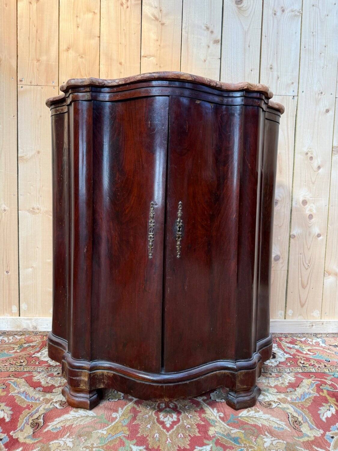 Curved corner buffet Napoleon III – Flamed mahogany and original marble
