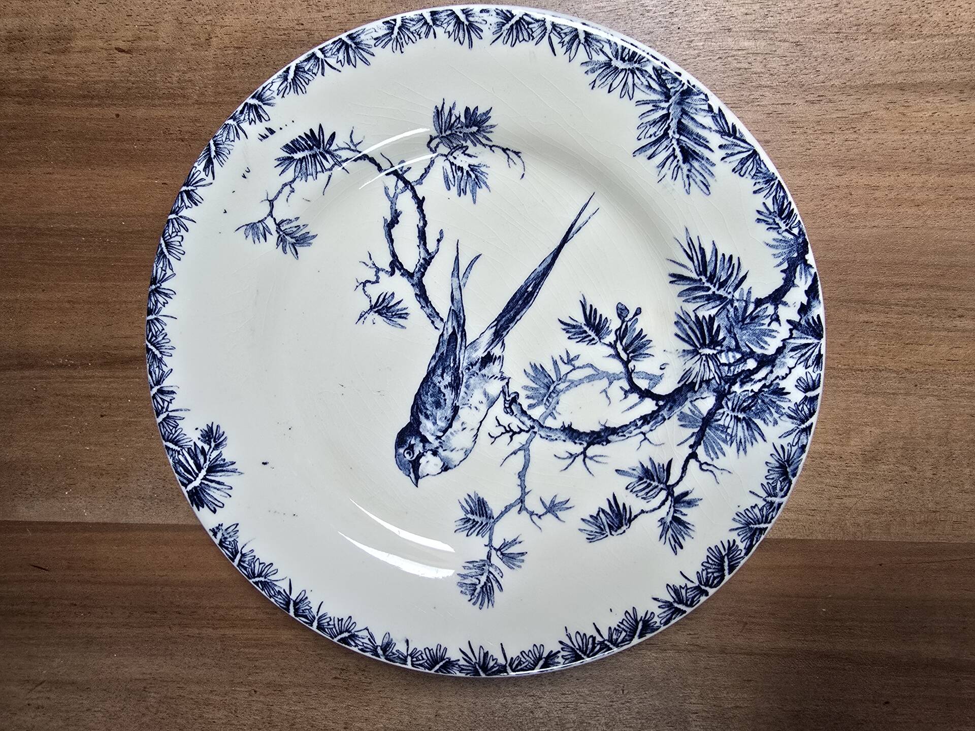 Two flat plates Gien blue tone