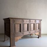 Carved oak chest sideboard, 18th century