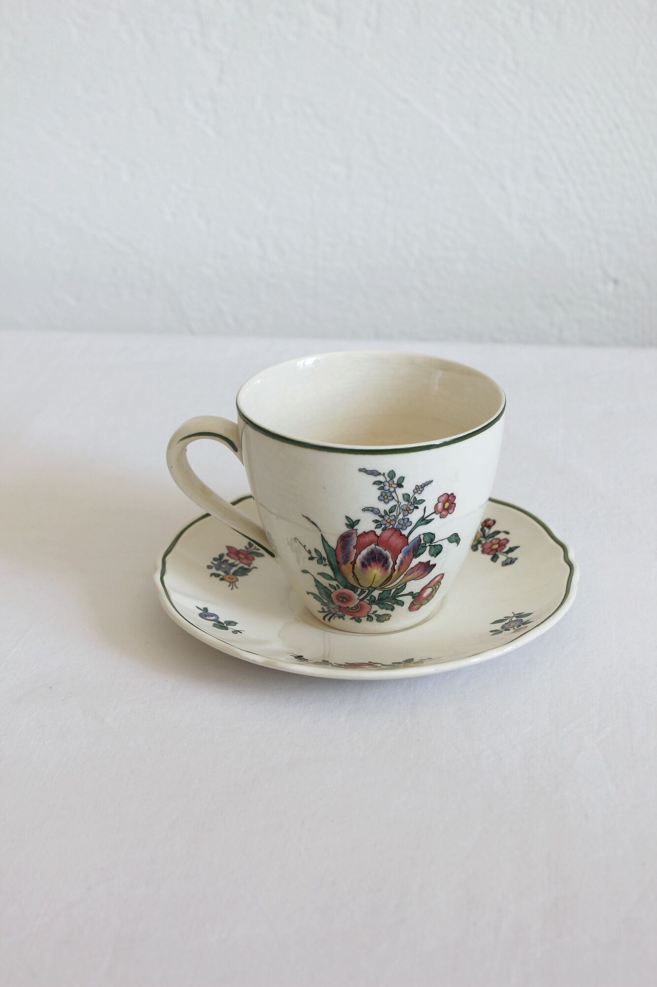Vintage earthenware cup "Alt Strassburg" or "Vieux Strasbourg" Villeroy & Boch