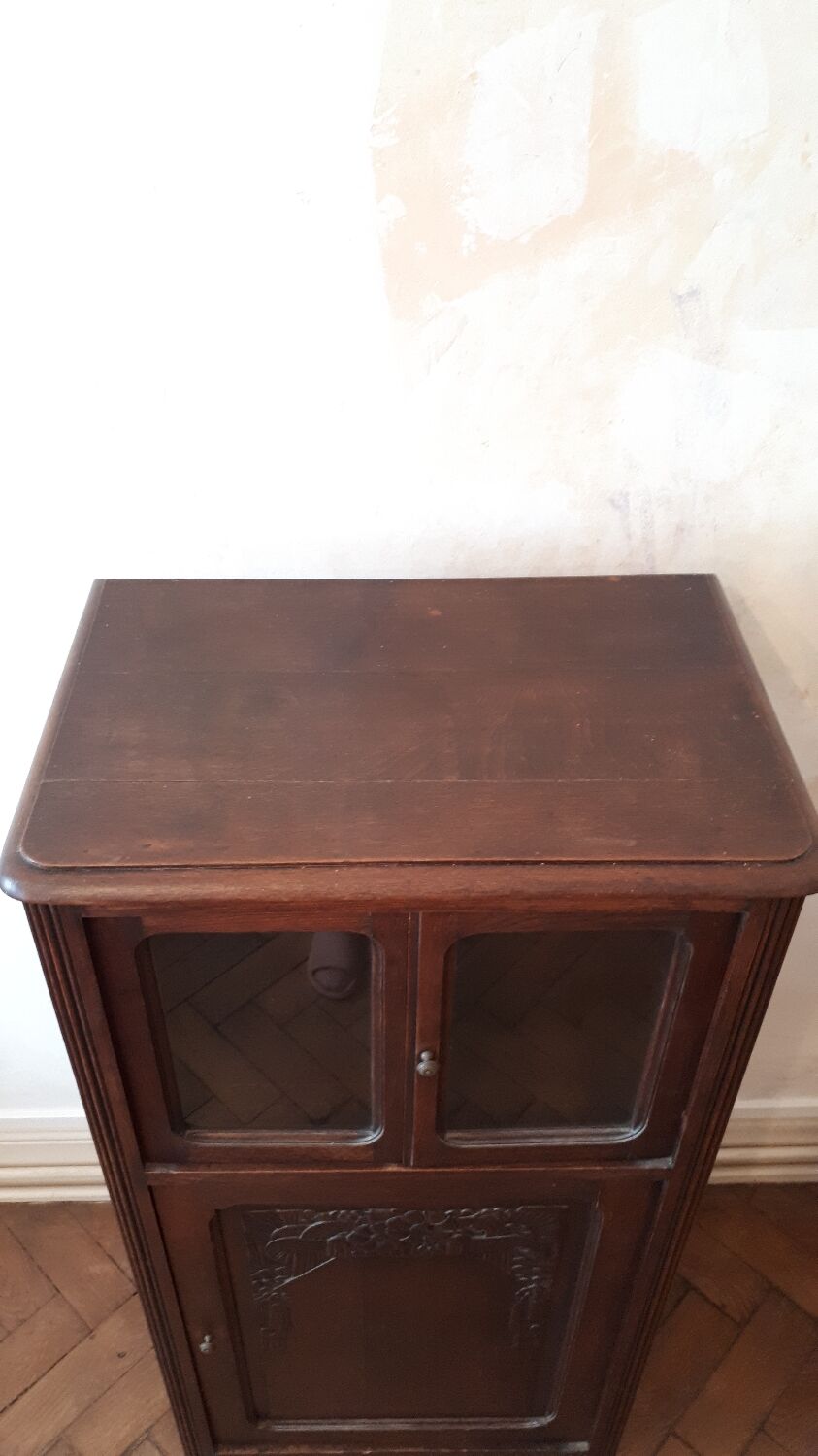 Showcase furniture from the 1930s