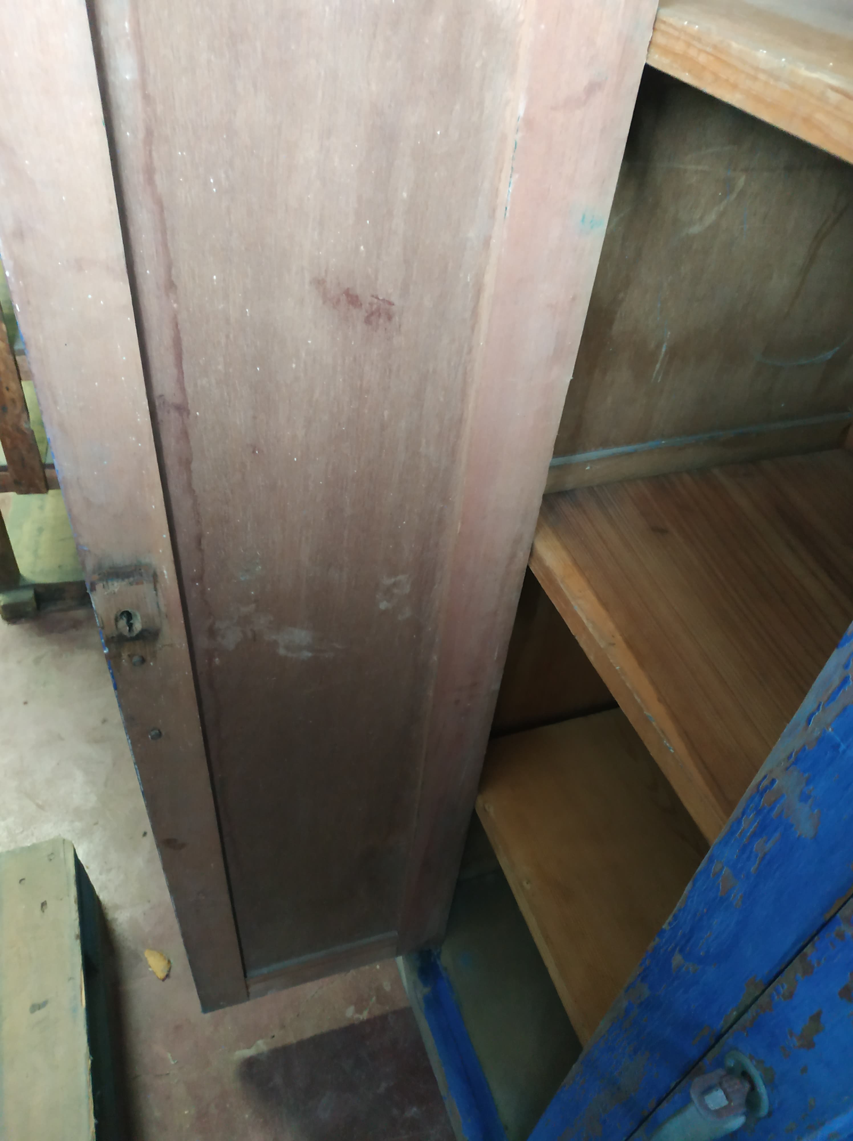 Armoire parisienne