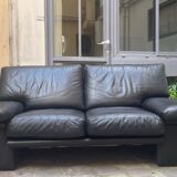 Vintage Italian sofa two places in black leather Italy 1980