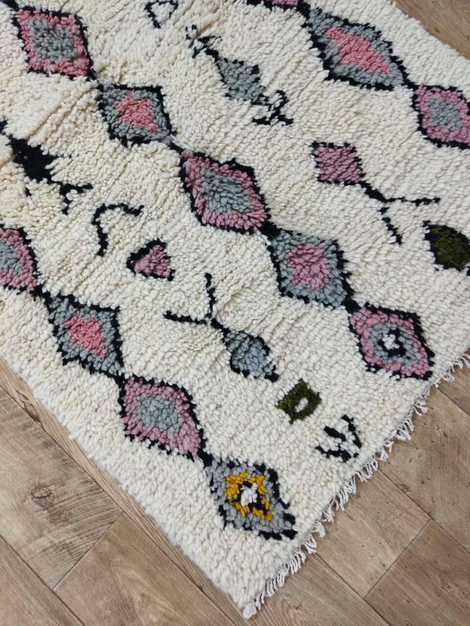 Handmade Moroccan Berber rug 152 X 93 CM