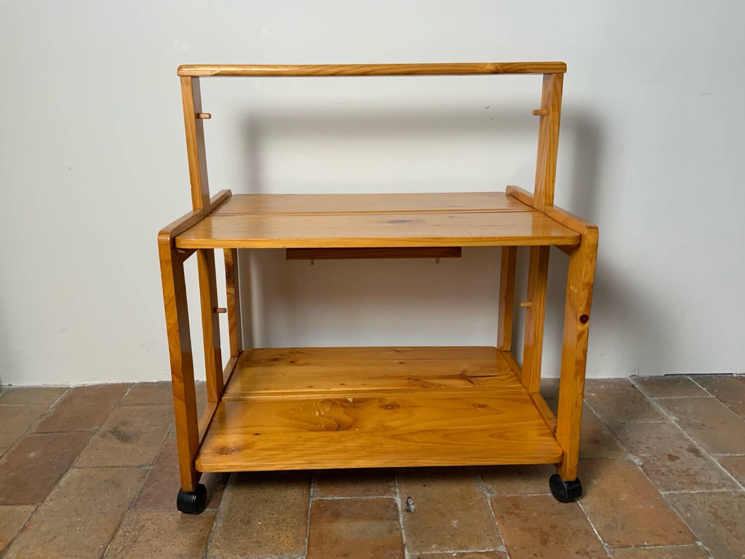 Vintage dessert table